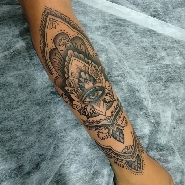 tattoo femenino hindu 28