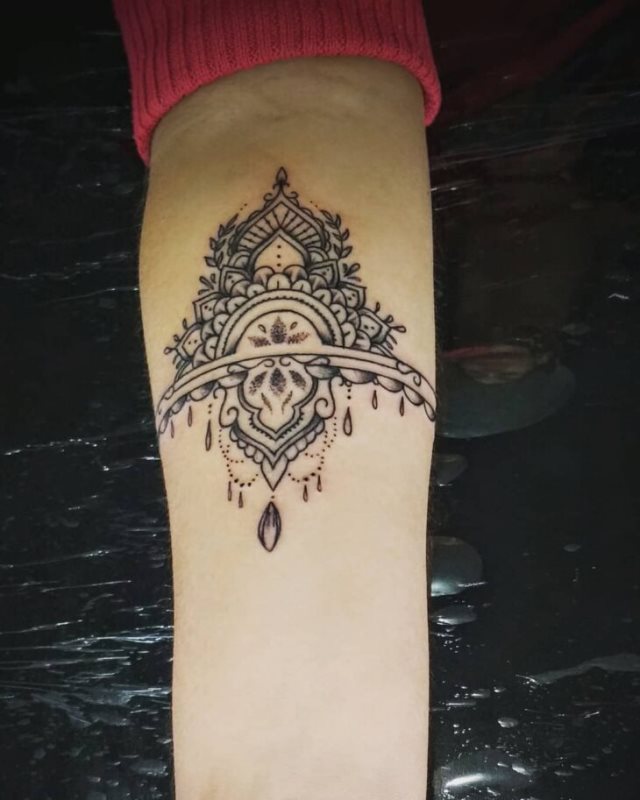 tattoo femenino hindu 29