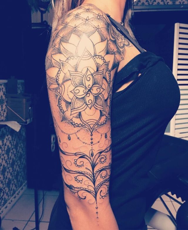 tattoo femenino hindu 31