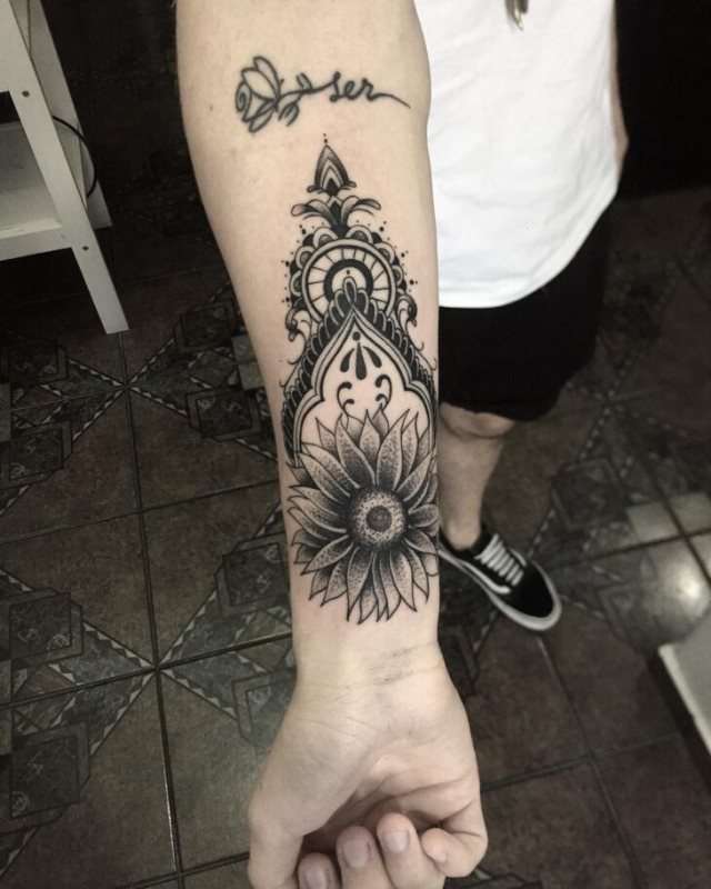 tattoo femenino hindu 33