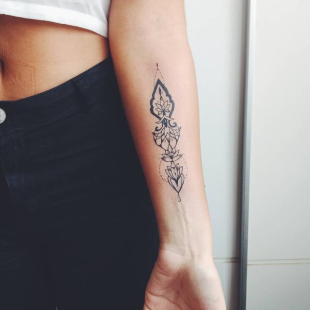 tattoo femenino hindu 34