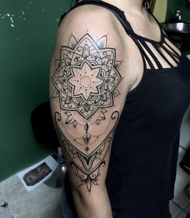 tattoo femenino hindu 38