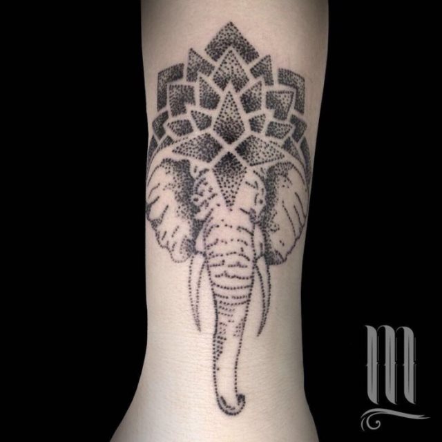 tattoo femenino hindu 42