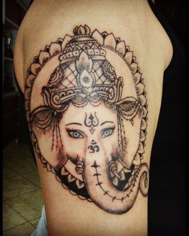 tattoo femenino hindu 45