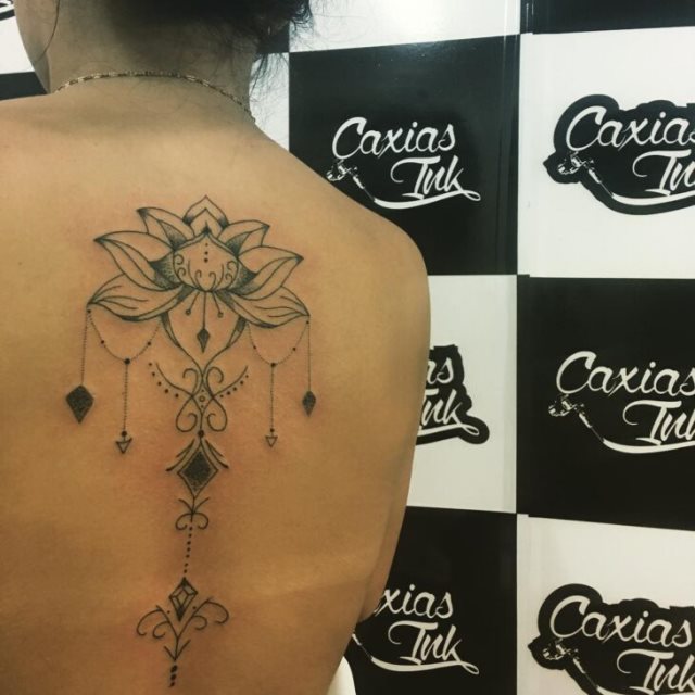 tattoo femenino hindu 56