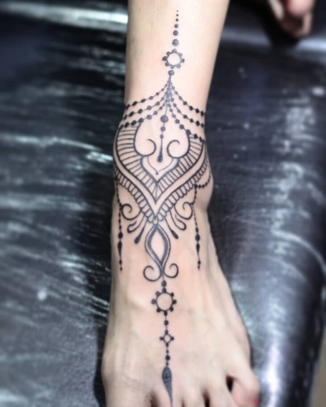 tattoo femenino hindu 61