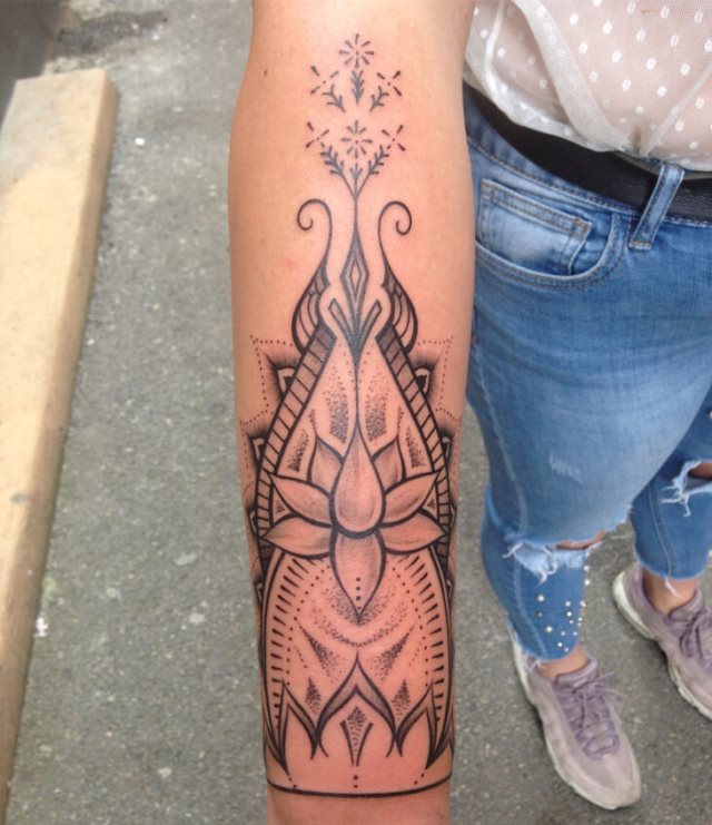 tattoo femenino hindu 63