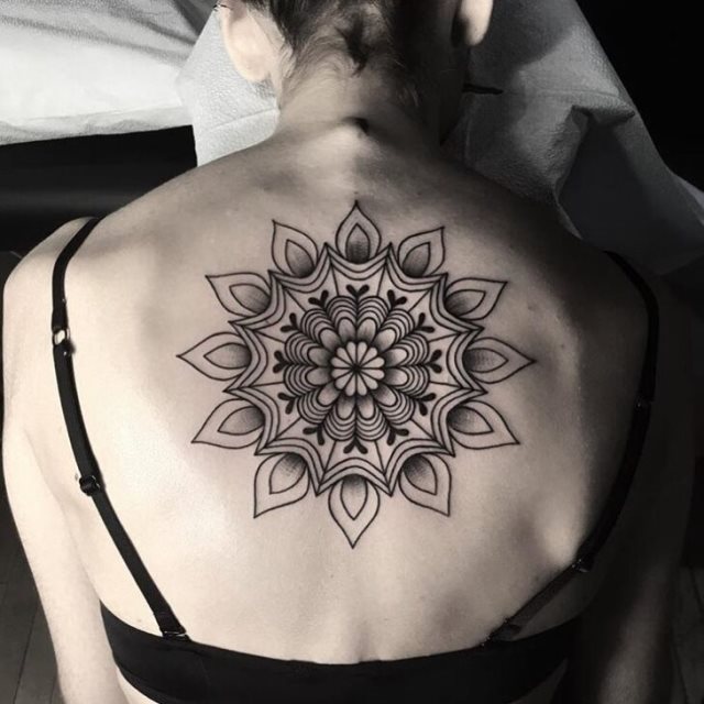 tattoo femenino hindu 64