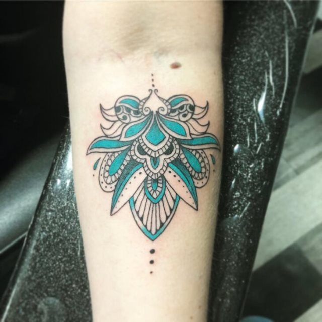 tattoo femenino hindu 65