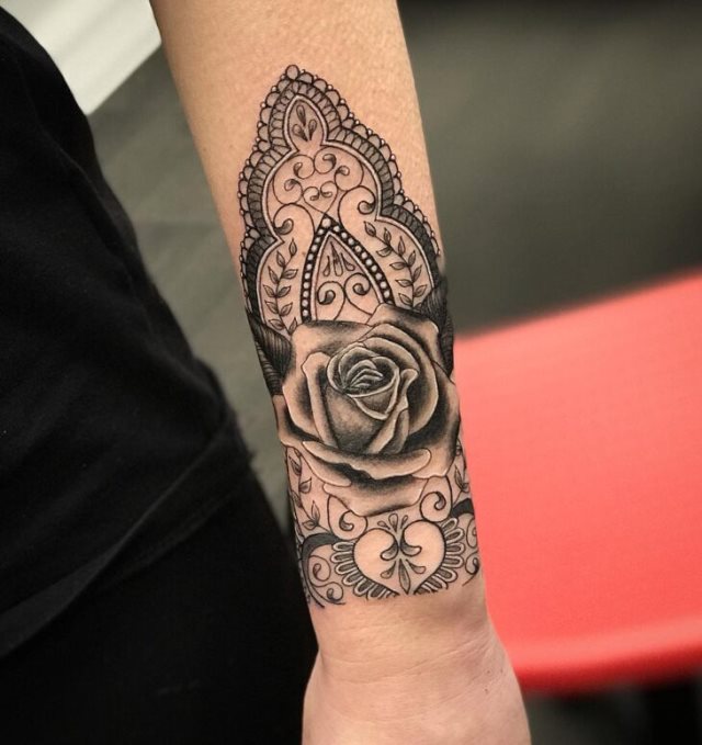 tattoo femenino hindu 77