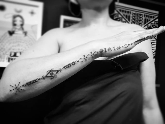 tattoo femenino indigenas 04