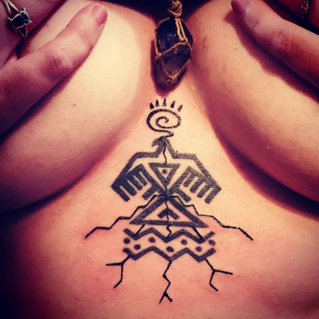 tattoo femenino indigenas 13