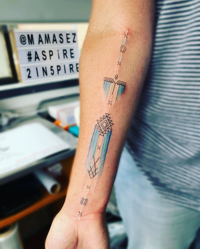 tattoo femenino indigenas 25