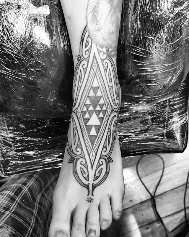 tattoo femenino indigenas 65