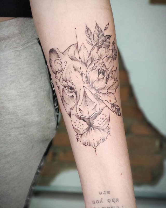 tattoo femenino leona 04