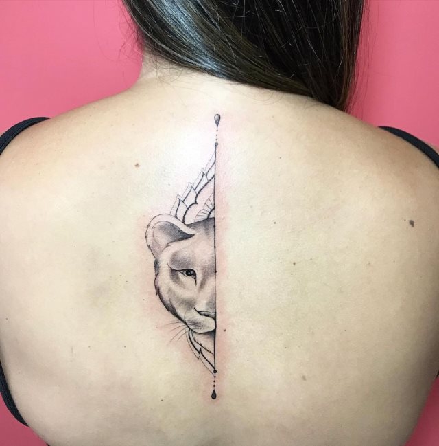 tattoo femenino leona 17