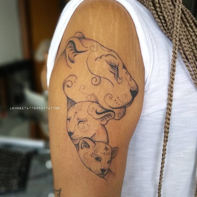 tattoo femenino leona 25