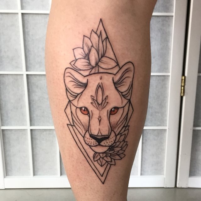 tattoo femenino leona 27