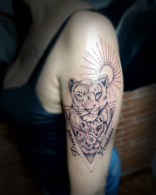 tattoo femenino leona 31
