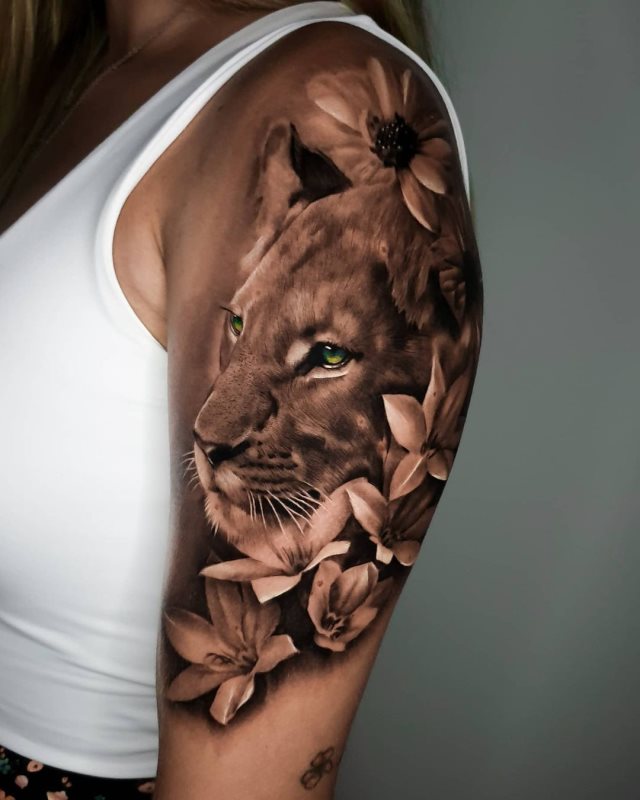 tattoo femenino leona 38