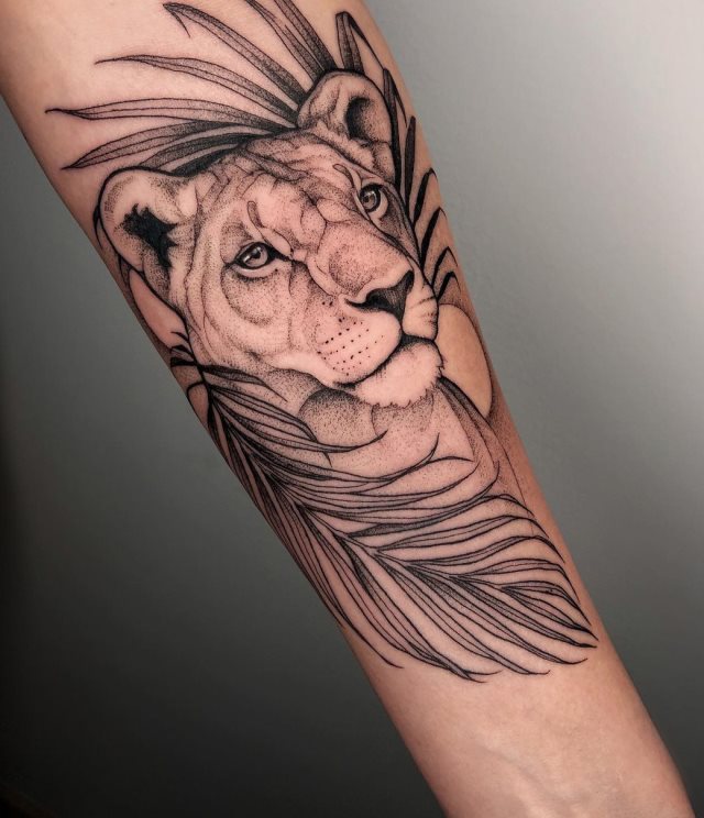 tattoo femenino leona 40