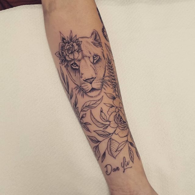 tattoo femenino leona 45
