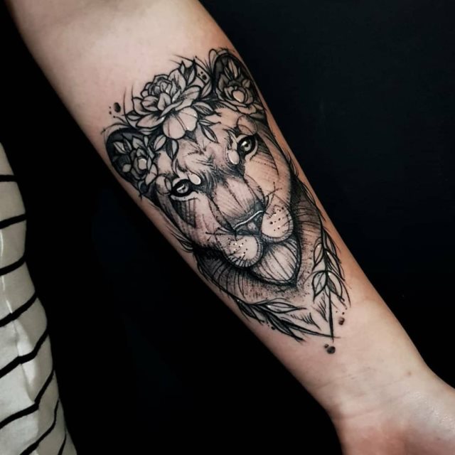 tattoo femenino leona 46