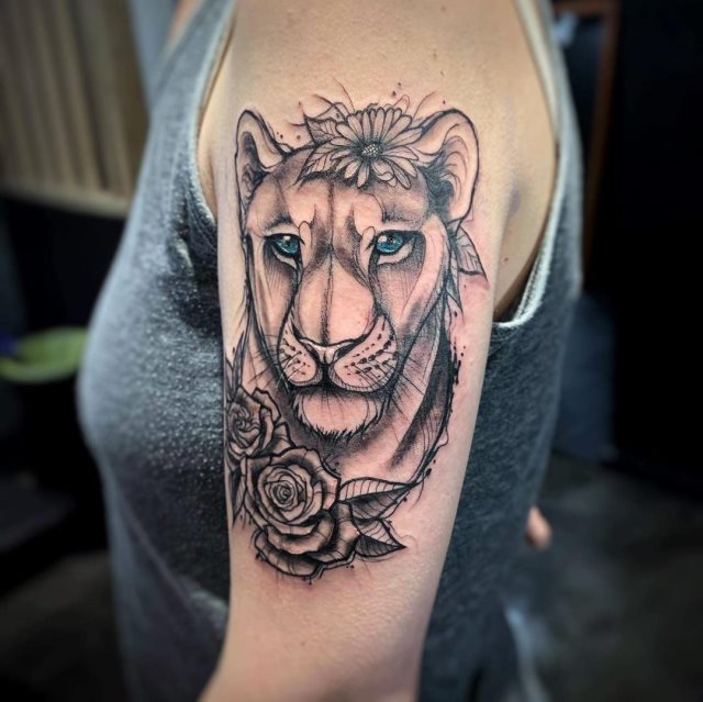 tattoo femenino leona 49