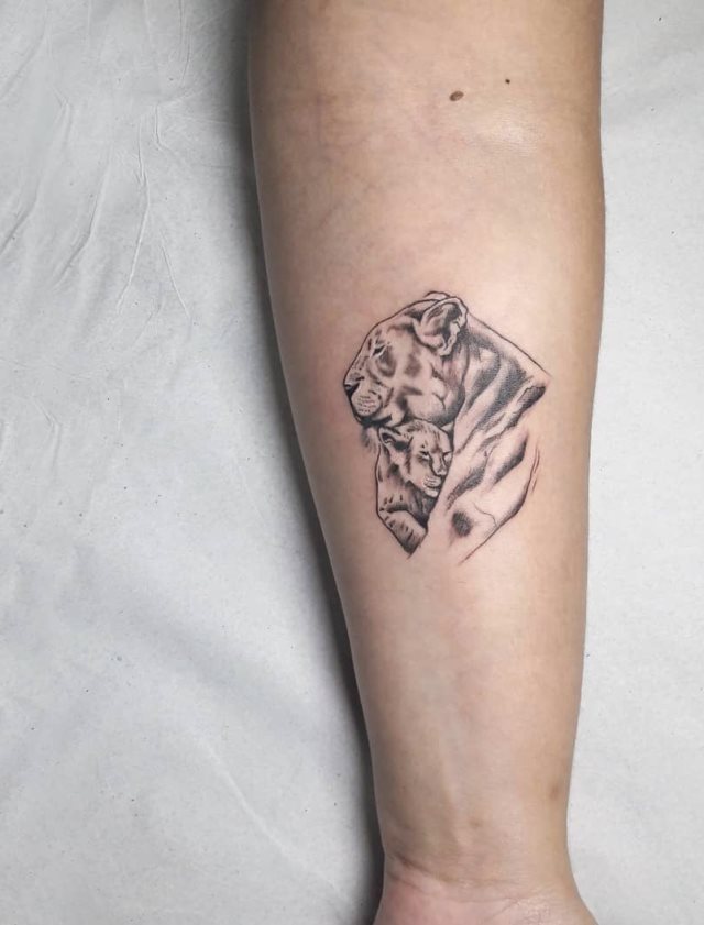 tattoo femenino leona 50