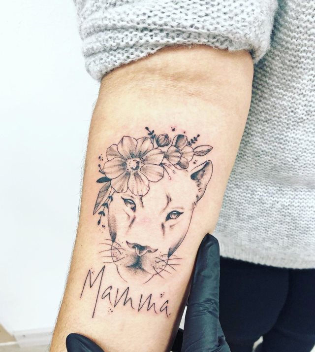 tattoo femenino leona 54