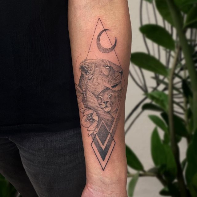 tattoo femenino leona 67
