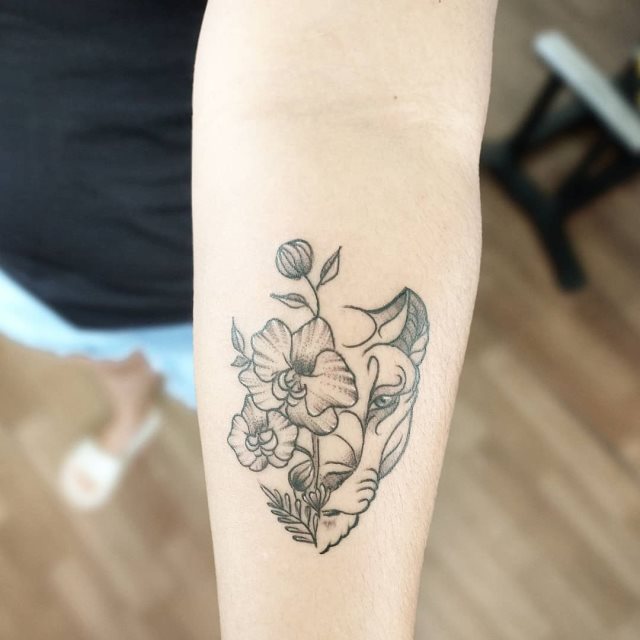 tattoo femenino leona 68