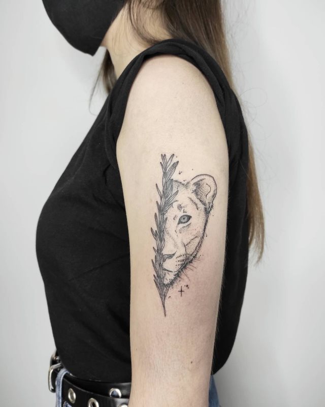 tattoo femenino leona 69