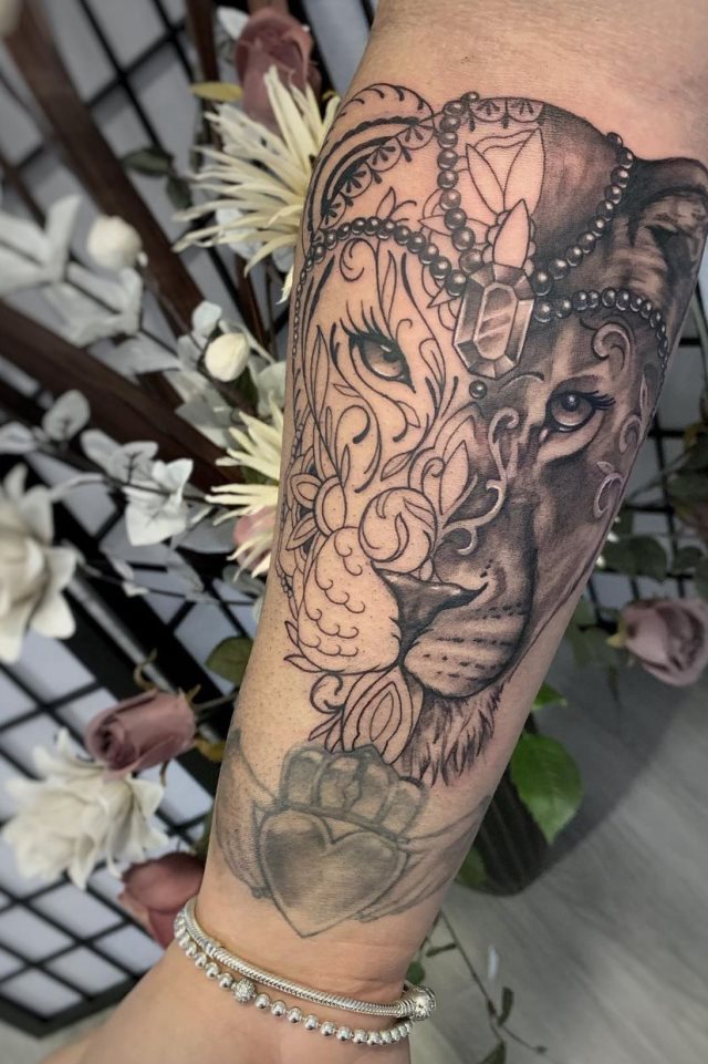 tattoo femenino leona 72