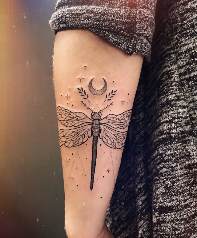 tattoo femenino libelula 02