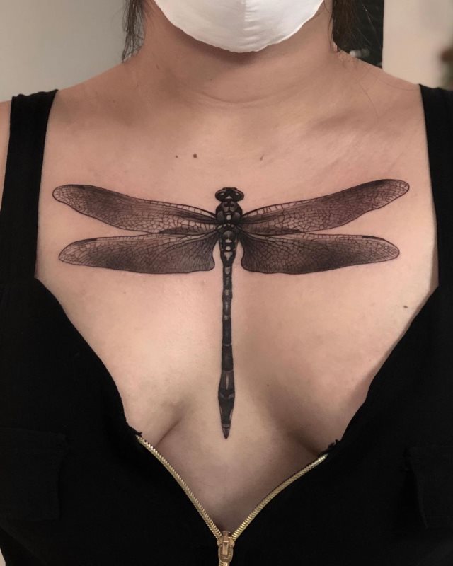 tattoo femenino libelula 08