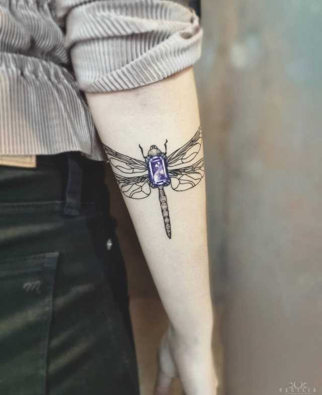 tattoo femenino libelula 10