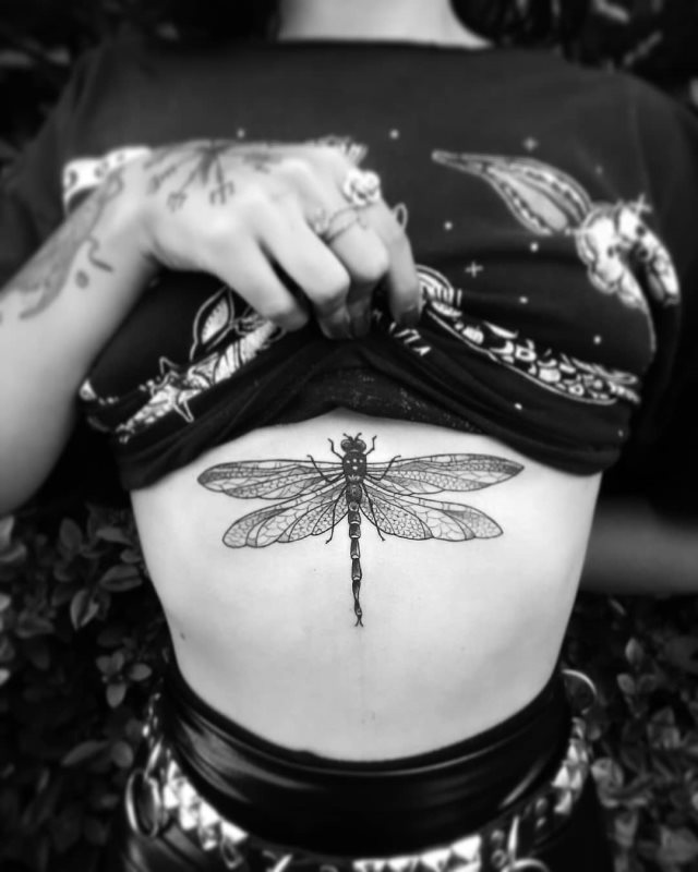 tattoo femenino libelula 16