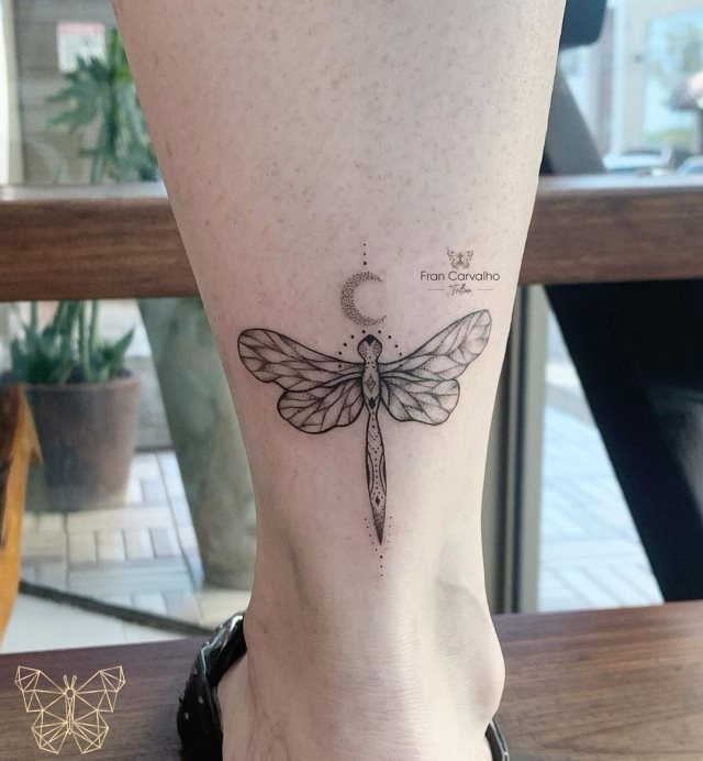 tattoo femenino libelula 21