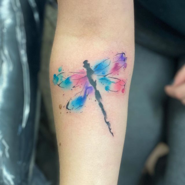 tattoo femenino libelula 36