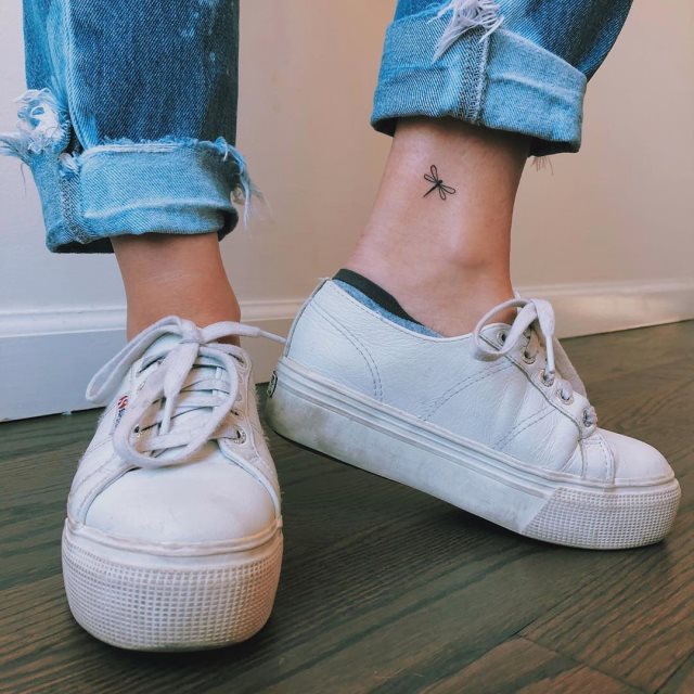 tattoo femenino libelula 40
