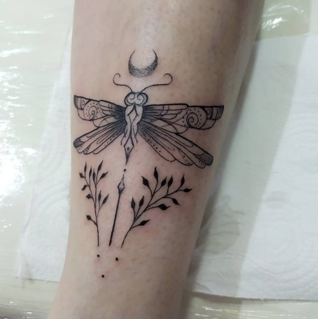 tattoo femenino libelula 42