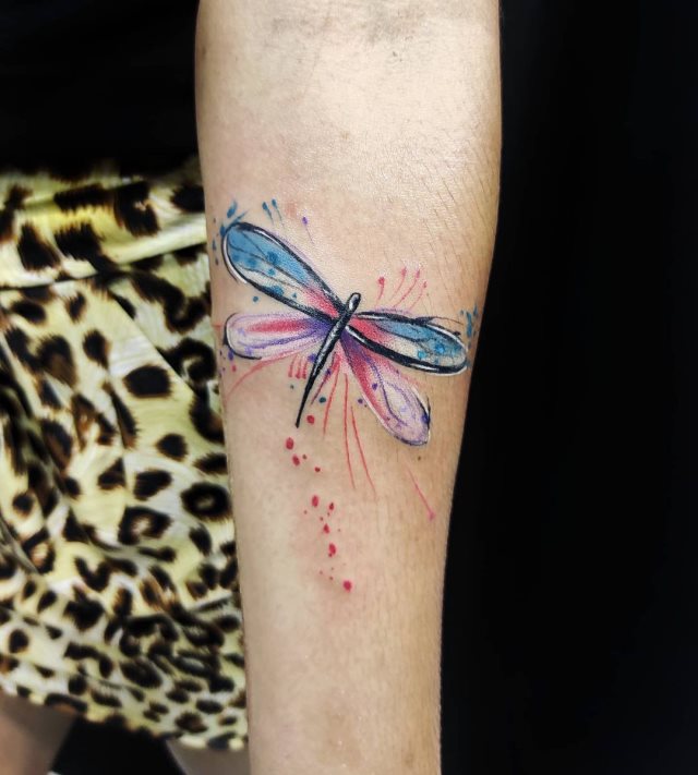 tattoo femenino libelula 44