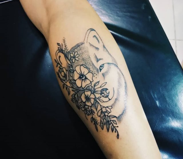 tattoo femenino lobo 35