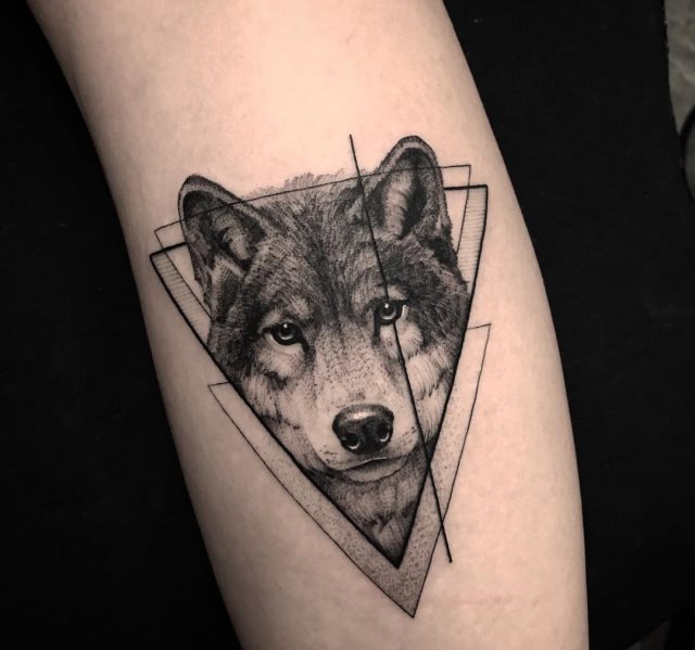 tattoo femenino lobo 53