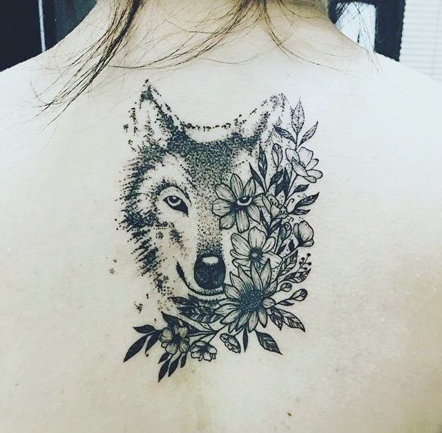 tattoo femenino lobo 58