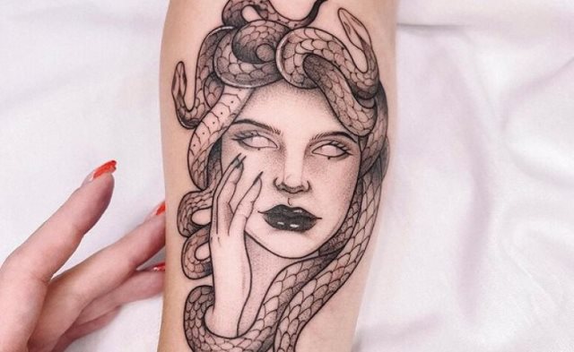 tattoo femenino mitologia griego 02
