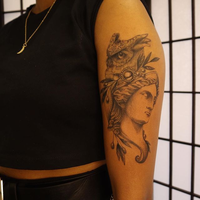 tattoo femenino mitologia griego 07