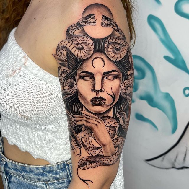 tattoo femenino mitologia griego 11