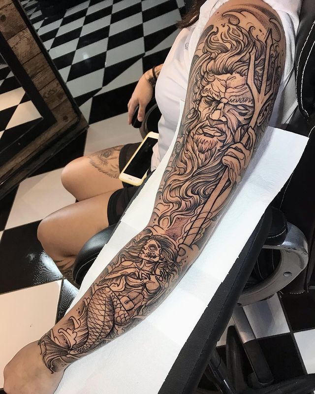 tattoo femenino mitologia griego 17